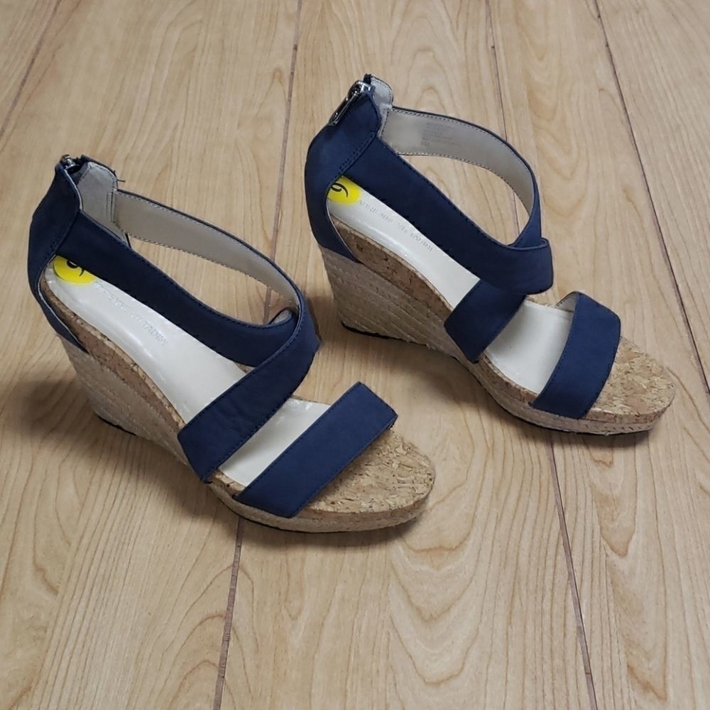 ADRIENNE VITTADINI NAVY BLUE STRAPPY ESPADRILLES, SIZE 9 - NEW - Picture 3 of 10